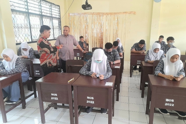 Dikbud Malut Pantau Pas Di Sma Negeri Kota Ternate Indotimur