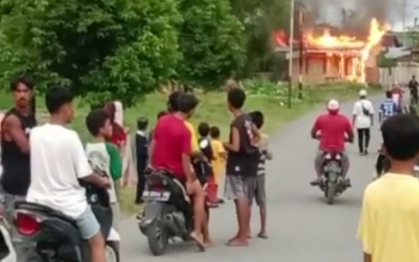 Dibiarkan Kosong Kios Milik Anto Ludes Dilahap Si Jago Merah Indotimur