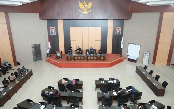 Pemkot Ternate Resmi Sampaikan RAPBD P 2022 Indotimur