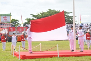 Pengibaran bendera Merah Putih oleh Paskibraka Kota Ternate
