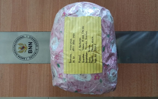 Paket yang diamankan petugas BNNP Malut Paket yang diamankan petugas BNNP Malut