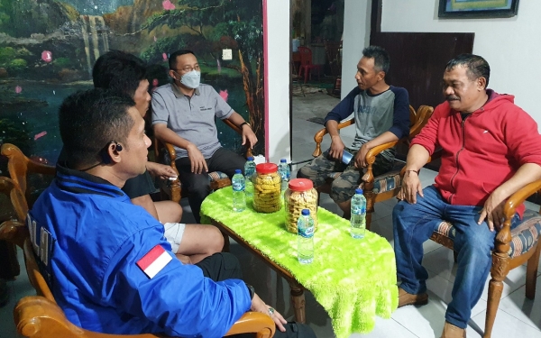Wali Kota didampingi Kadis Damkar dan Kadis DLH Kota Ternate mendatangi lokasi kebakaran