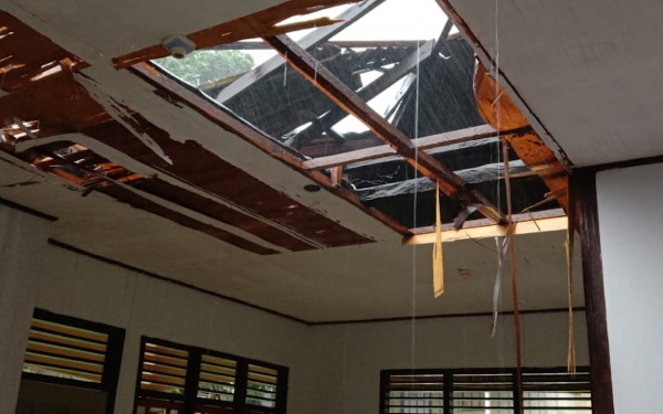 Rumah warga yang rusak