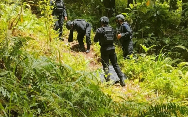 Tim Gegana Brimob Polda Malut Tim Gegana Brimob Polda Malut