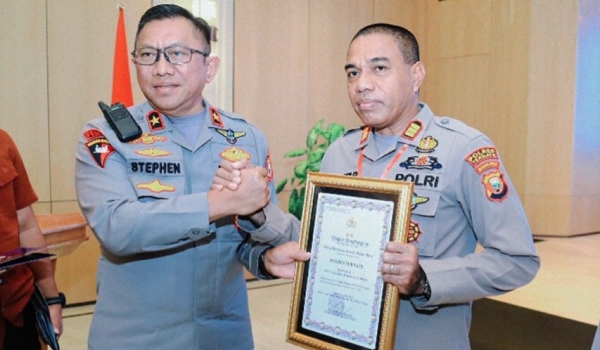 Penghargaan diberikan kepada Kabag Ops Polres Ternate 